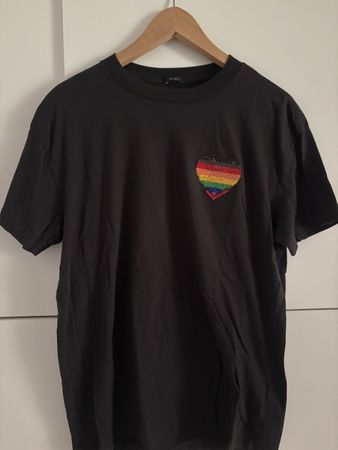 T-shirt Abercrombie & Fitch noir coeur paillettes Taille M