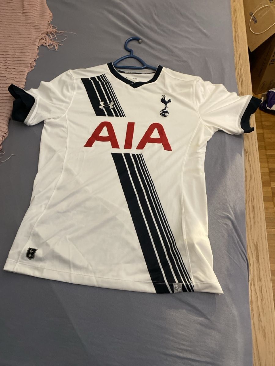 T-shirt: T-shirt Hunderarmor – Nuovo (secondo la descrizione) da Prangins venduto da cel_l9mn