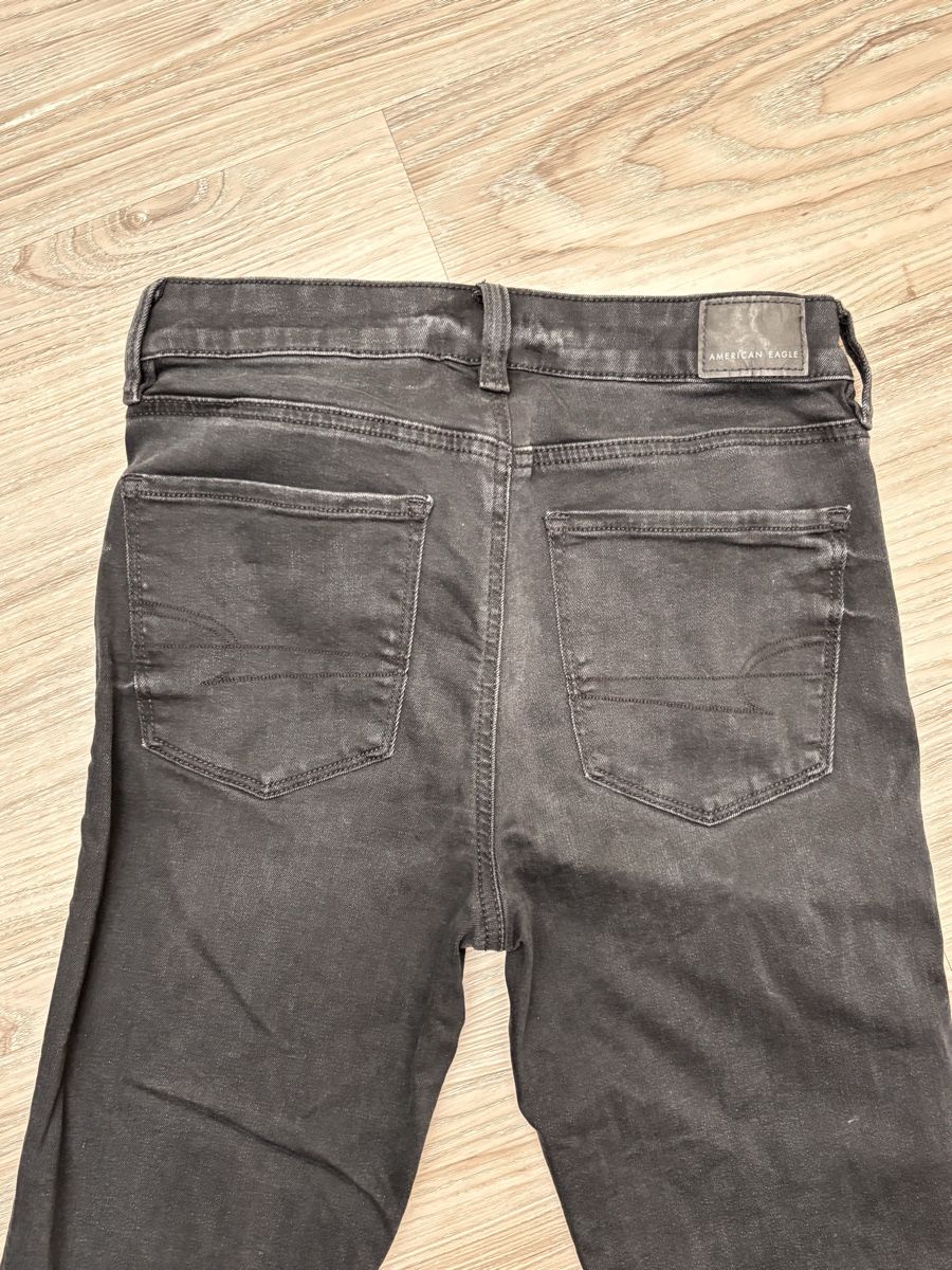 American Eagle Jeans: American Eagle Jeans, Schwarz, Grösse 4 Short, – Nuovo (secondo la descrizione) da Gossau SG venduto da Swisslady25 1