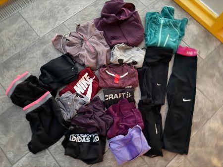 17-teiliges Marken-Sportkleiderset