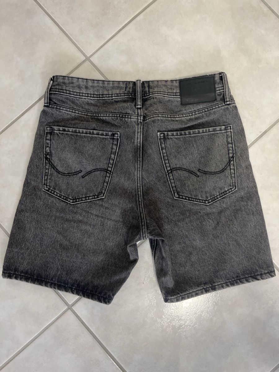 Jeans: Short en jeans gris taille M – Usato da Delémont venduto da gabrielquintas9 2
