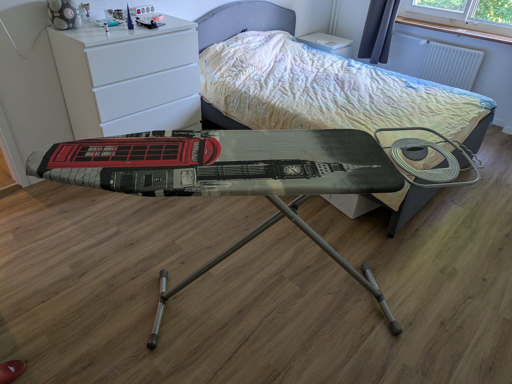 Bügelbretter: Wide ironing board, used, good condition – Gebraucht aus Zürich von sot_pf7z 1