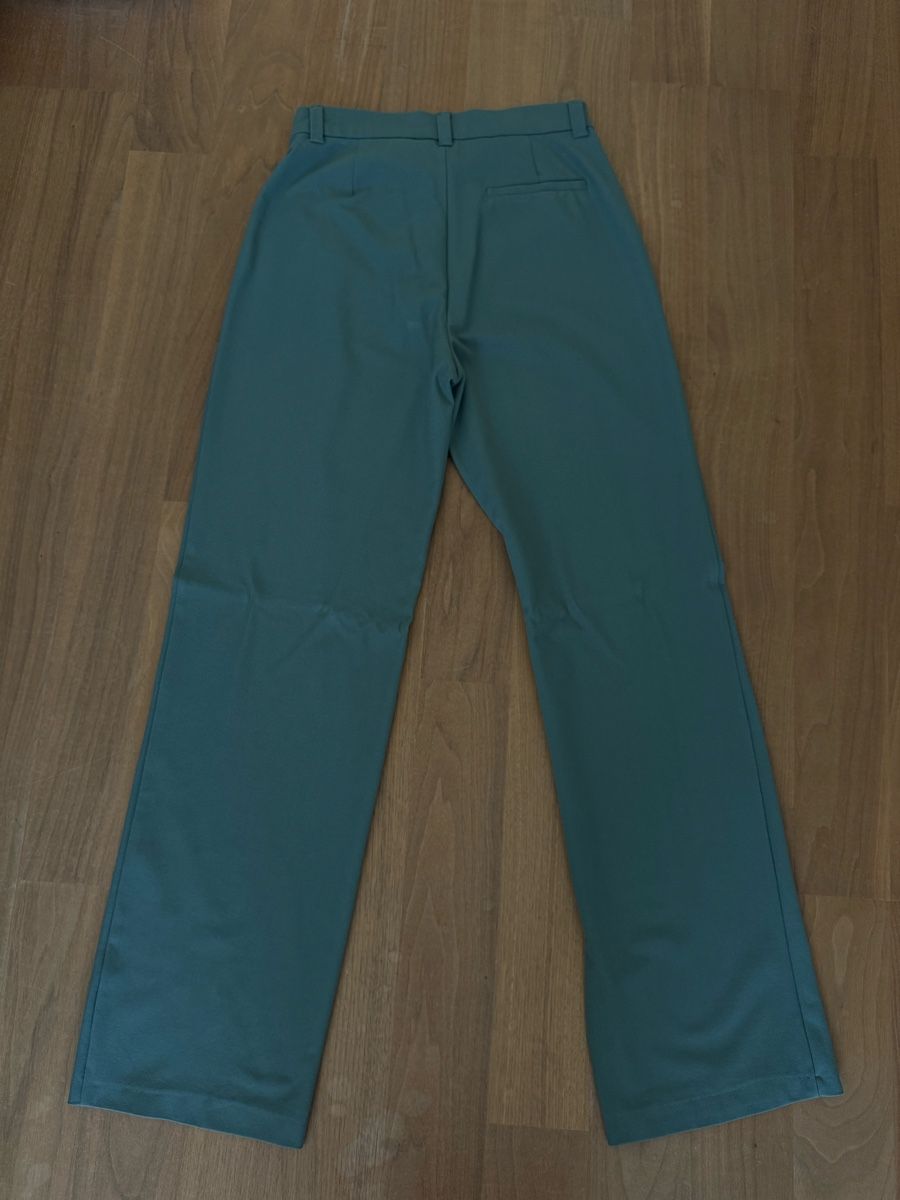 Pull&Bear Hosen: Stoffhose Pull&Bear grün – Gebraucht aus Adligenswil von lor_2zfw 2