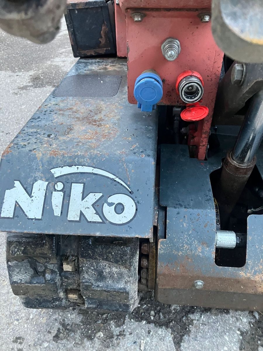 Trattori: Weinbau Traktor Niko 60 Mulch Traktor – Usato da Niederbipp venduto da baggerch 3