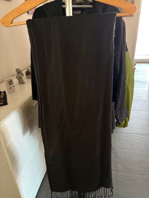 Foulard & Sciarpe: Schal Schwarz – Usato da Schübelbach venduto da S1CH