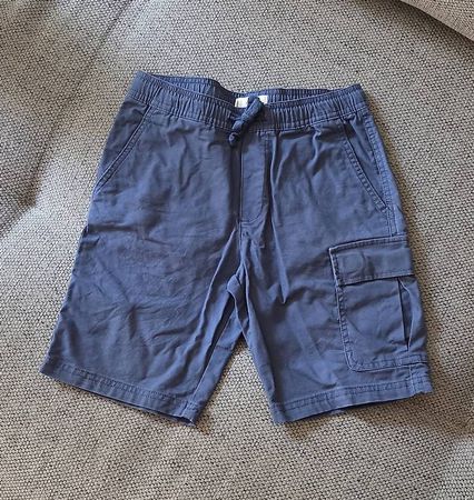 Diverse Kurzhosen Gr. 134 NEU