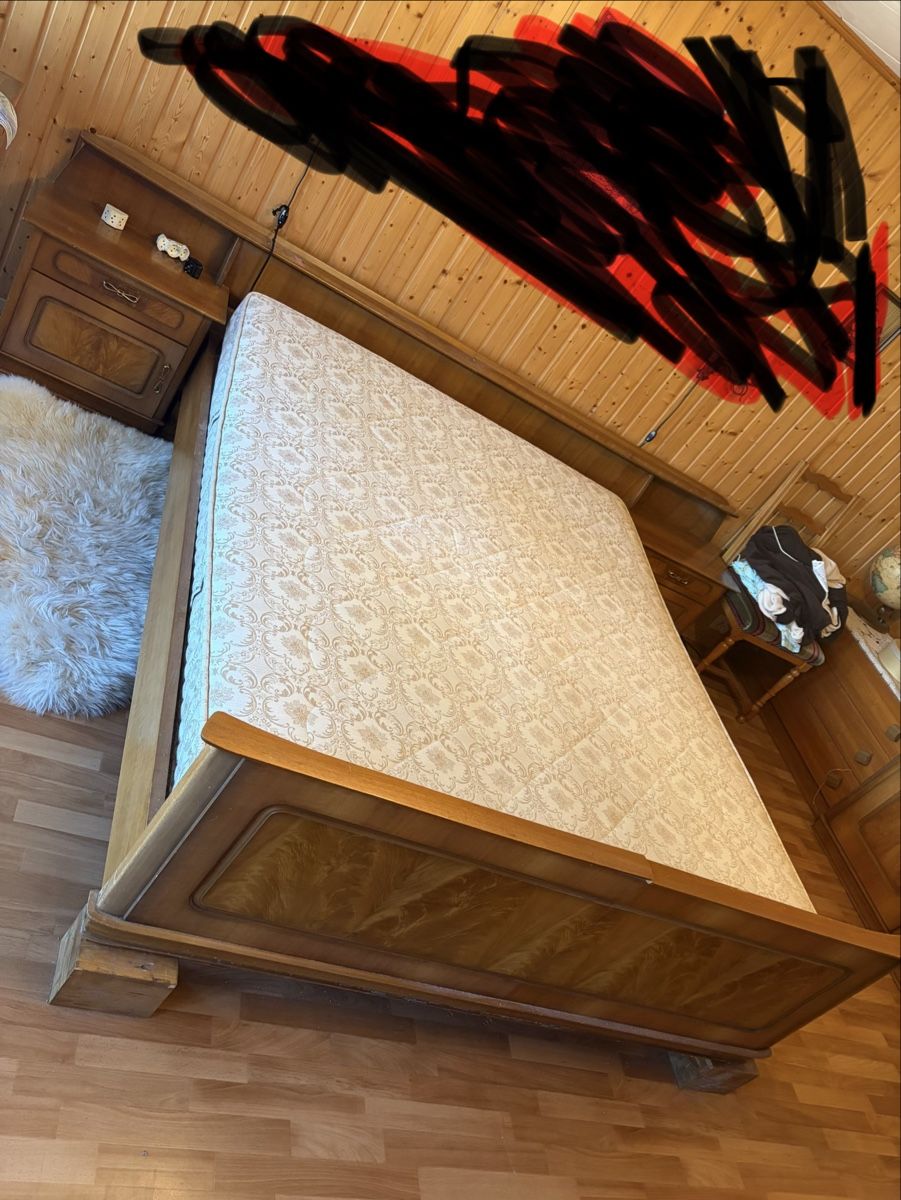 Schminktische: Lit, table de nuit et coiffeuse – Gebraucht aus Orsonnens von cdms57