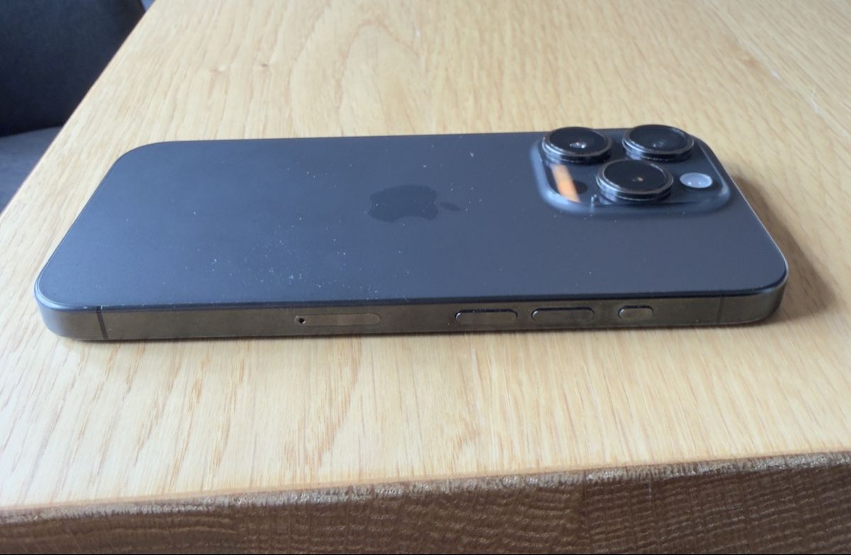 Apple Telefoni cellulari / Smartphones: Apple Iphone 15 Pro 256GB – Usato da Rudolfingen venduto da levinkuendig11 5