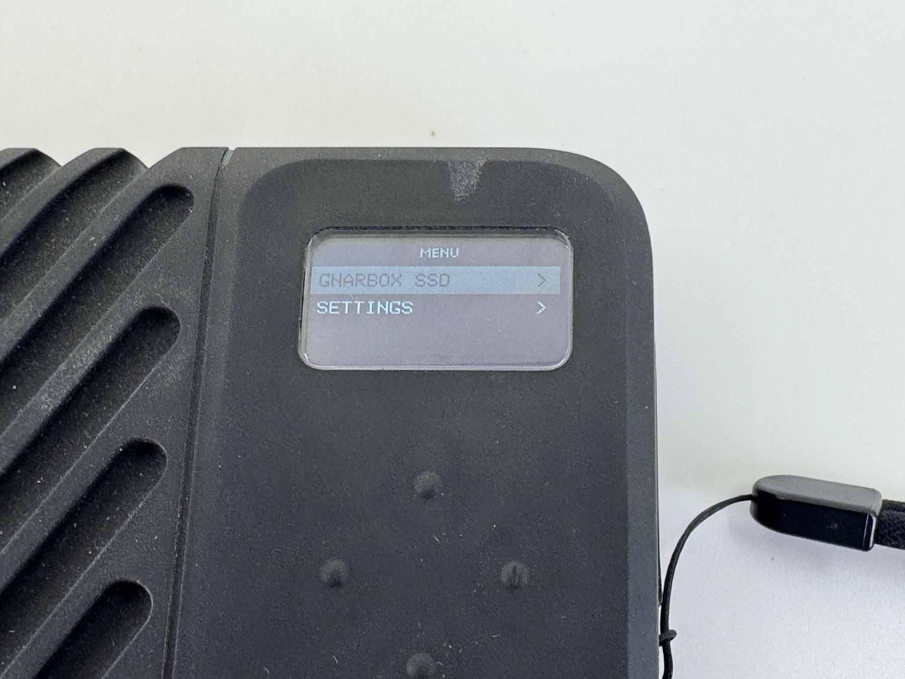 Dischi rigidi: Gnarbox 2.0 SSD 1TB - Robuste Mobile Datensicherung – Usato da Zürich venduto da hansUeli99 5