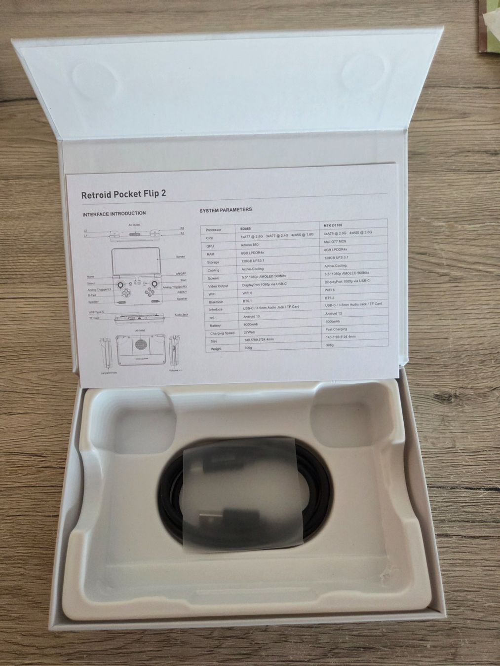 Retroid Consoles: Retroid Pocket Flip 2 – D'occasion à Wauwil par SimXM78 3
