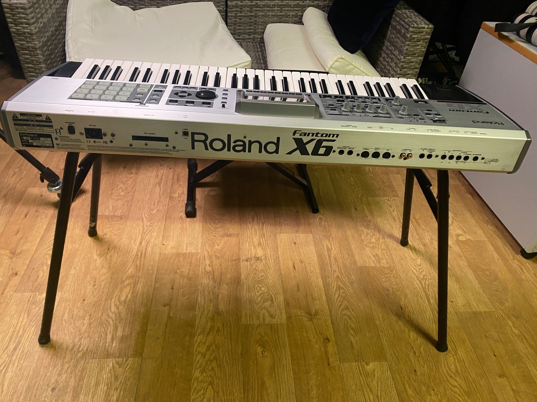 Roland Strumenti musicali: Roland Fantom X6 – Usato da Schönenwerd venduto da Bryna2002 2