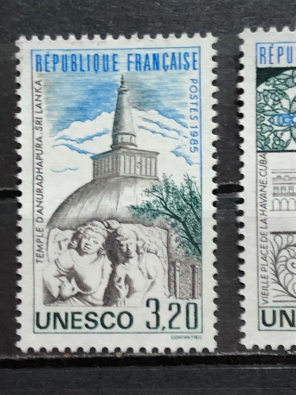 Tutti i francobolli: Triplet UNESCO Neufs** 1985 – Nuovo e nell'imballaggio originale da Lausanne venduto da ffhoud 1