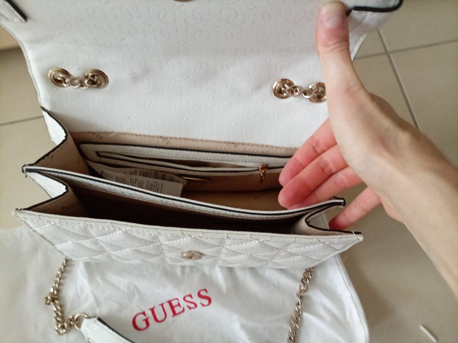 Guess Sacs femmes: GUESS Bag Collection “1981 / Los Angeles" – Neuf (Voir description) à Fribourg par flo_c76p 3