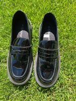 Schwarze Lack Loafers chunky Sohle Gr. 42