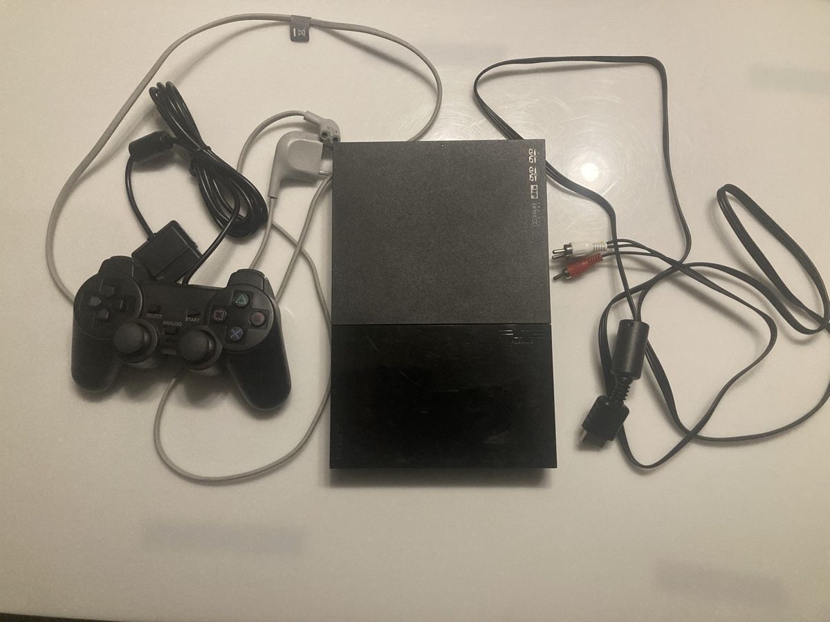 Sony Consoles: PlayStation 2 avec manette et ses câbles – D'occasion à Fully par luc_k2mq