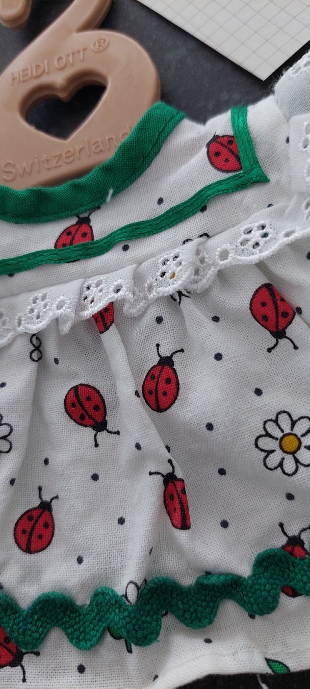 Bambole: Puppenkleider  – Nuovo (secondo la descrizione) da Muri AG venduto da nindo1 9