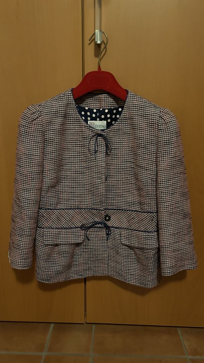 Kleiderpakete: Jacket and shirt  – Gebraucht aus Riva San Vitale von mdu_q68b