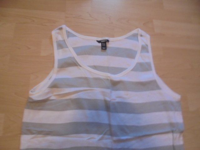 H&M Tops: Top Weisss/Grau 2XL, H&M NEU – Neu (gemäss Beschreibung) aus Hinwil von Glasperlen 1