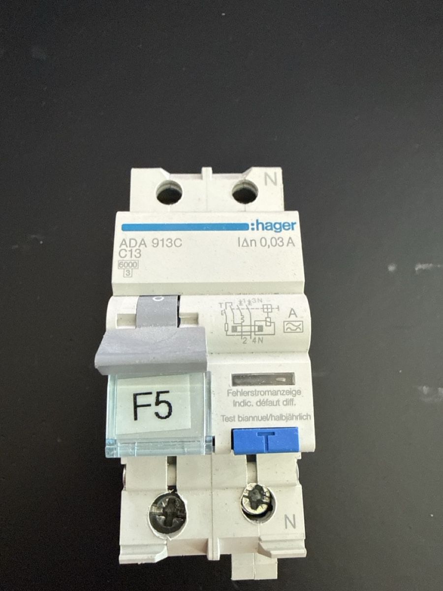 Hager Alimentazione elettrica: Hager Fehlerstromschutzschalter ADA 913C 0.03A 16A – Usato da Frick venduto da Rockford