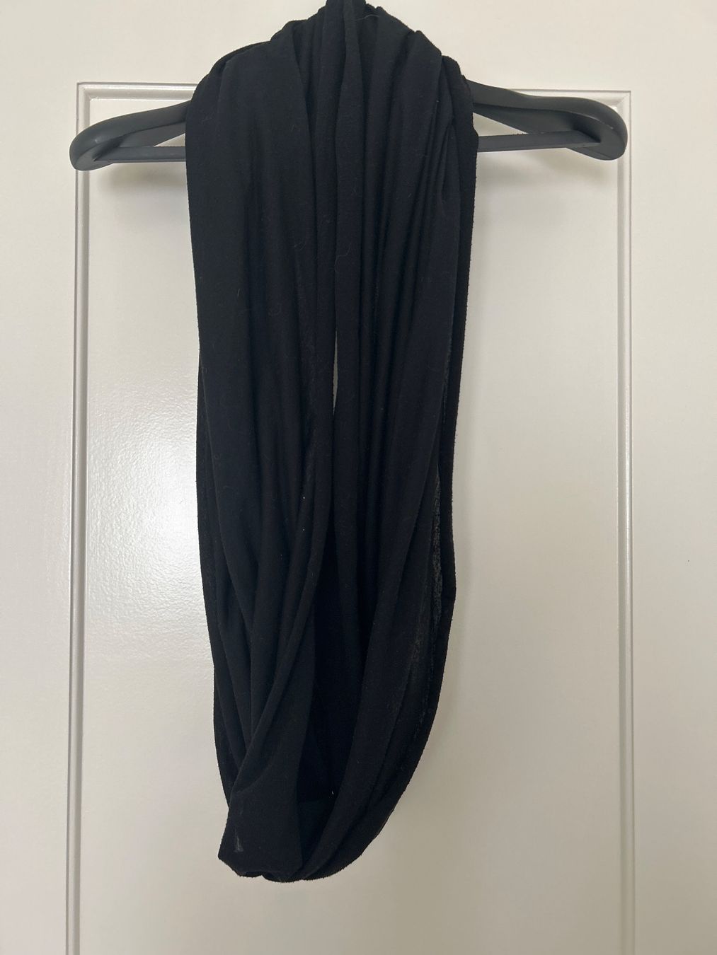 C&A Foulards & écharpes: Foulard / écharpe noir – D'occasion à Savigny par Althea0202