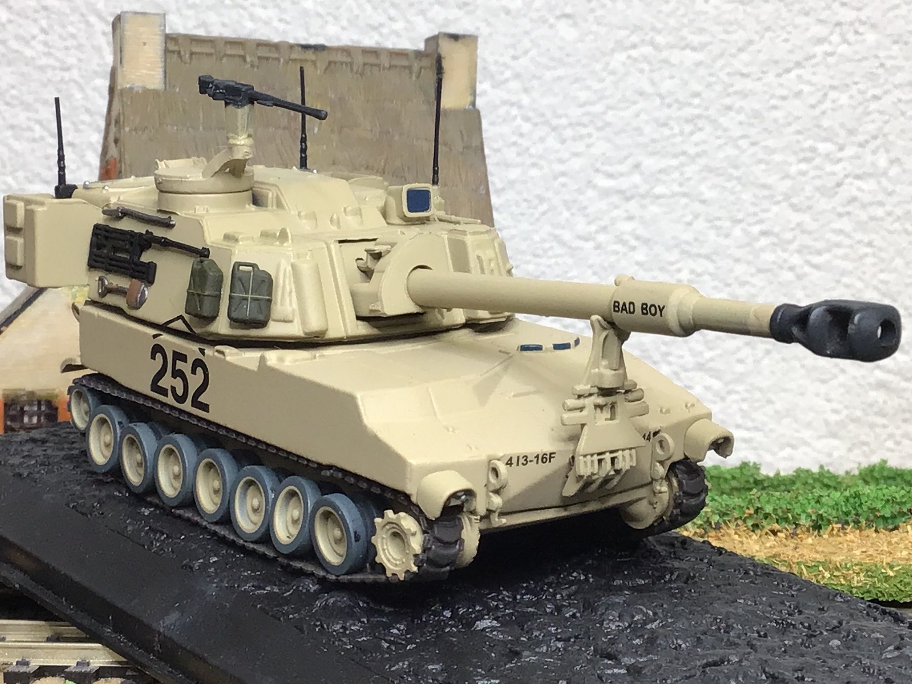 Kit di modellismo & Modellini statici: Militär Panzer Modell M-109A6 Paladin 1:72 Vitrine – Nuovo (secondo la descrizione) da Männedorf venduto da Spezial-Modelle 1