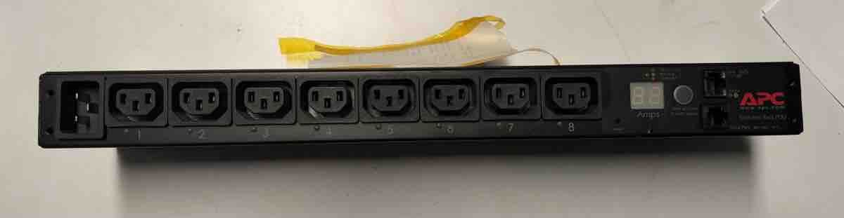 Apc Server: APC Switched Rack PDU 8 prises – Usato da Nyon venduto da mar_f7ws 1