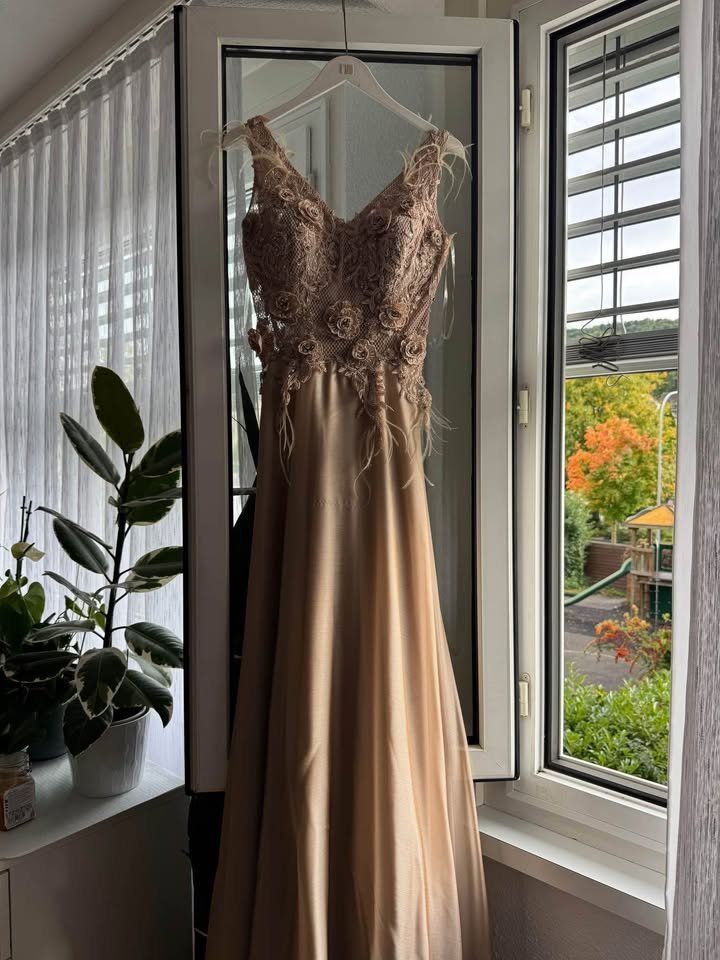 Vestiti: Kleid wie neu – Nuovo (secondo la descrizione) da Dänikon ZH venduto da tug_m9b6 1
