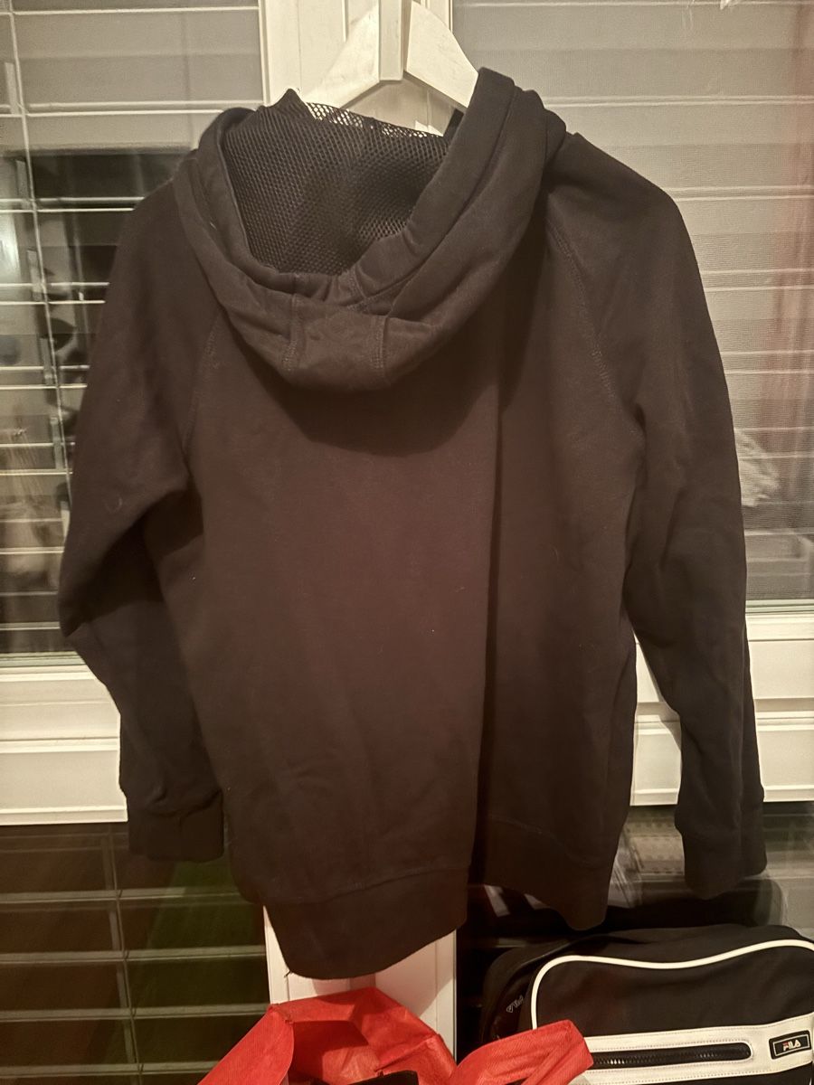 Pullover & Sweatshirts: Hoodie Pullover – Gebraucht aus Arbon von Ursula_566 1