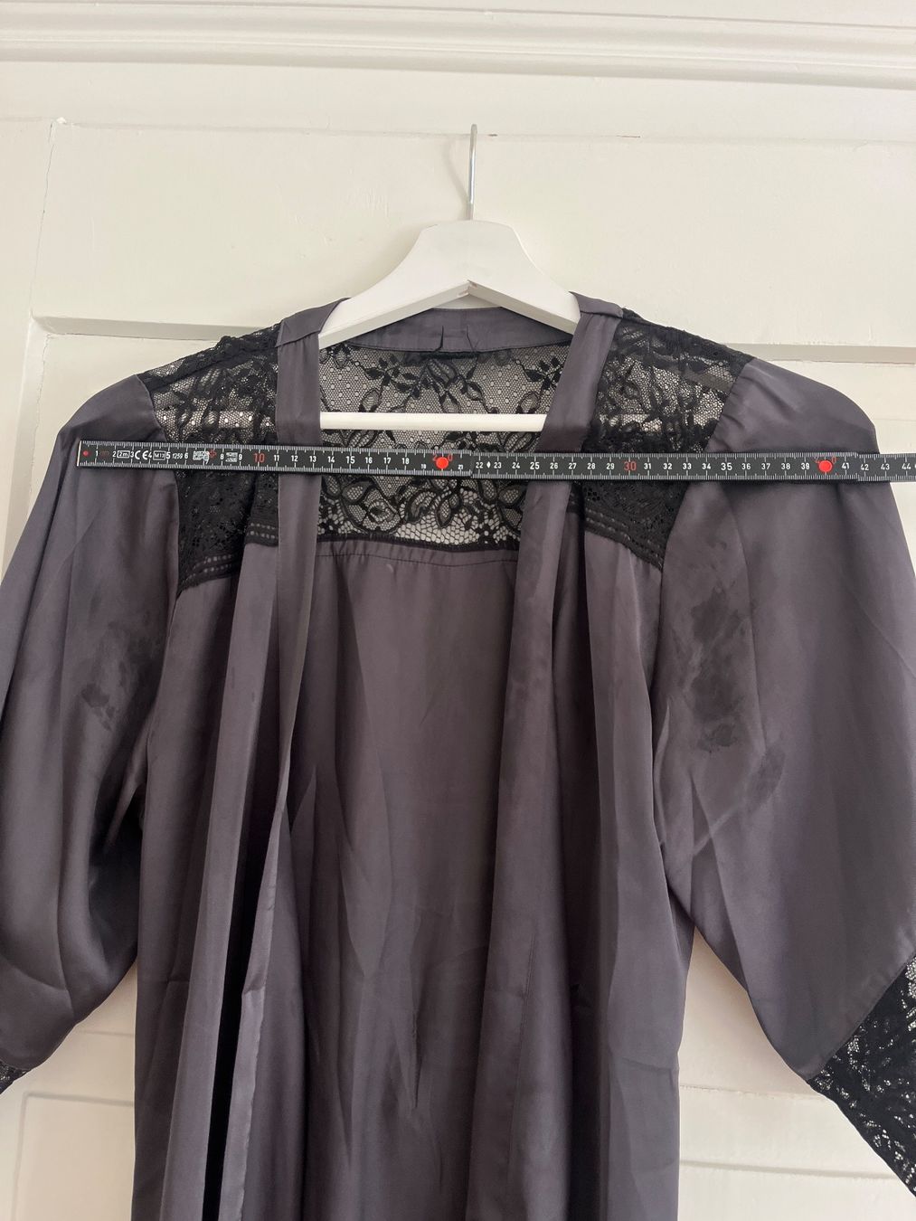 Arte internazionale: Kimono Damen mit Spitze – Usato da Zürich venduto da bretxo 2