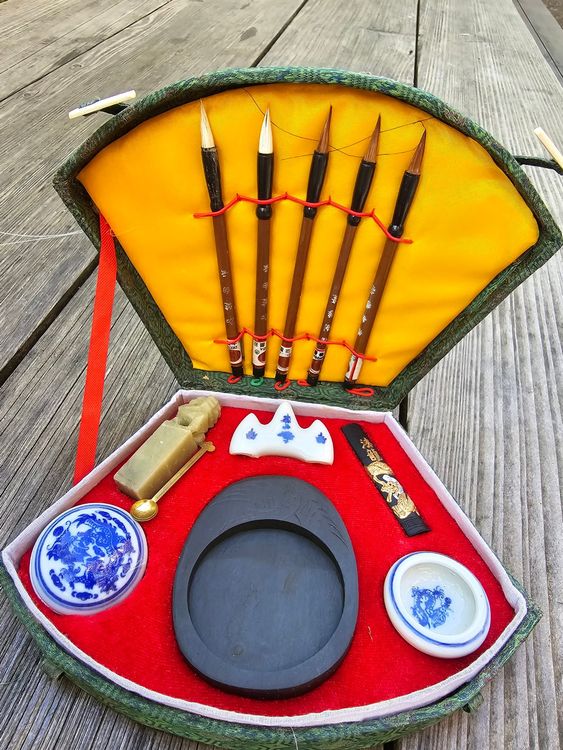 Chinesisches Kalligraphie Set 10-teilig - Mit Pinseln & Tuschestein