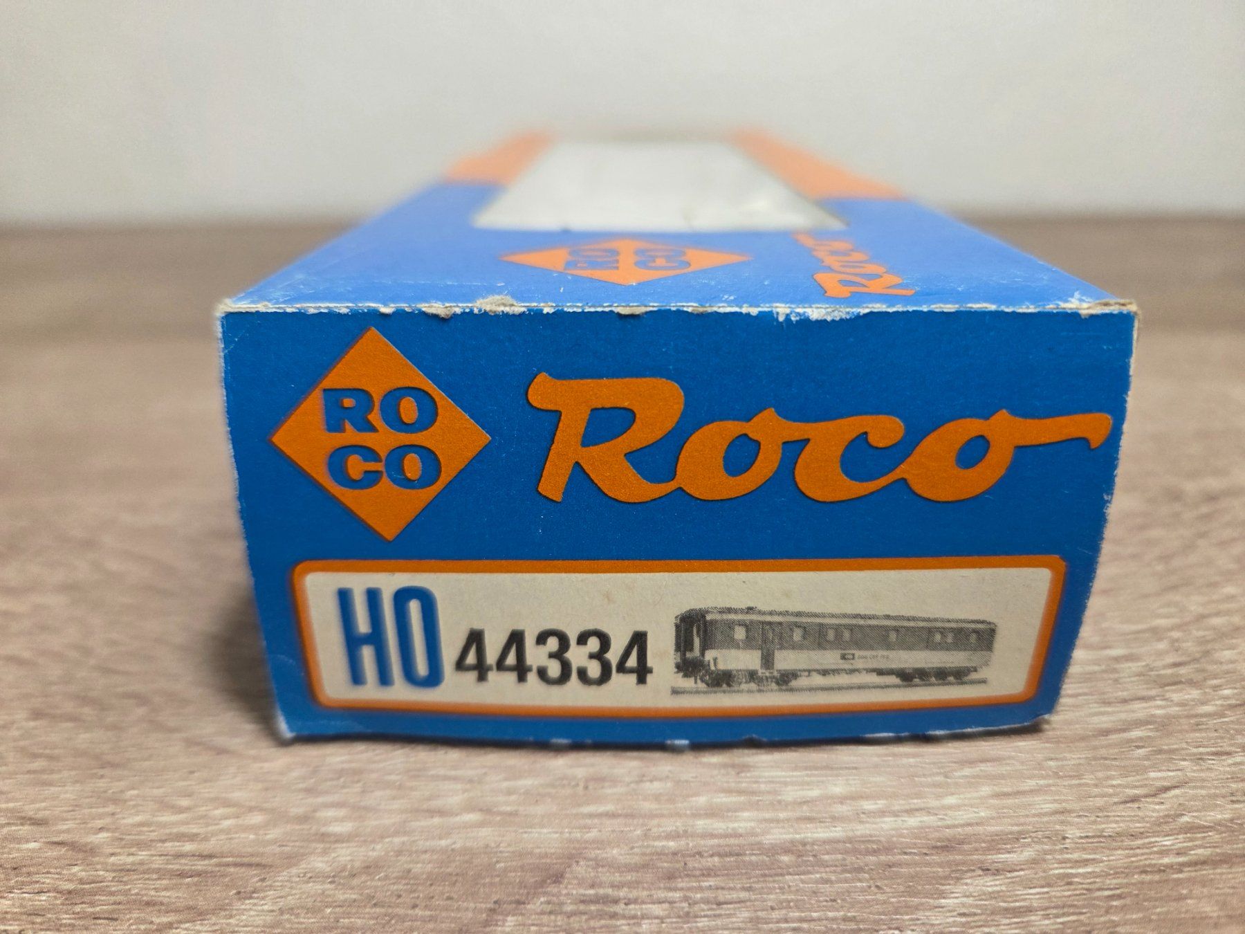 Roco Modellini di ferrovie: Roco 44334 Gepäckwagen SBB H0 – Nuovo e nell'imballaggio originale da St-Aubin-Sauges venduto da Lo_Go 6
