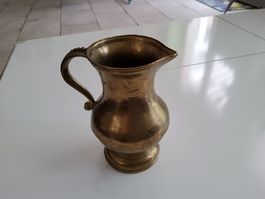 massiver Messingkrug