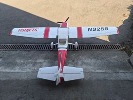HSD Cessna 182