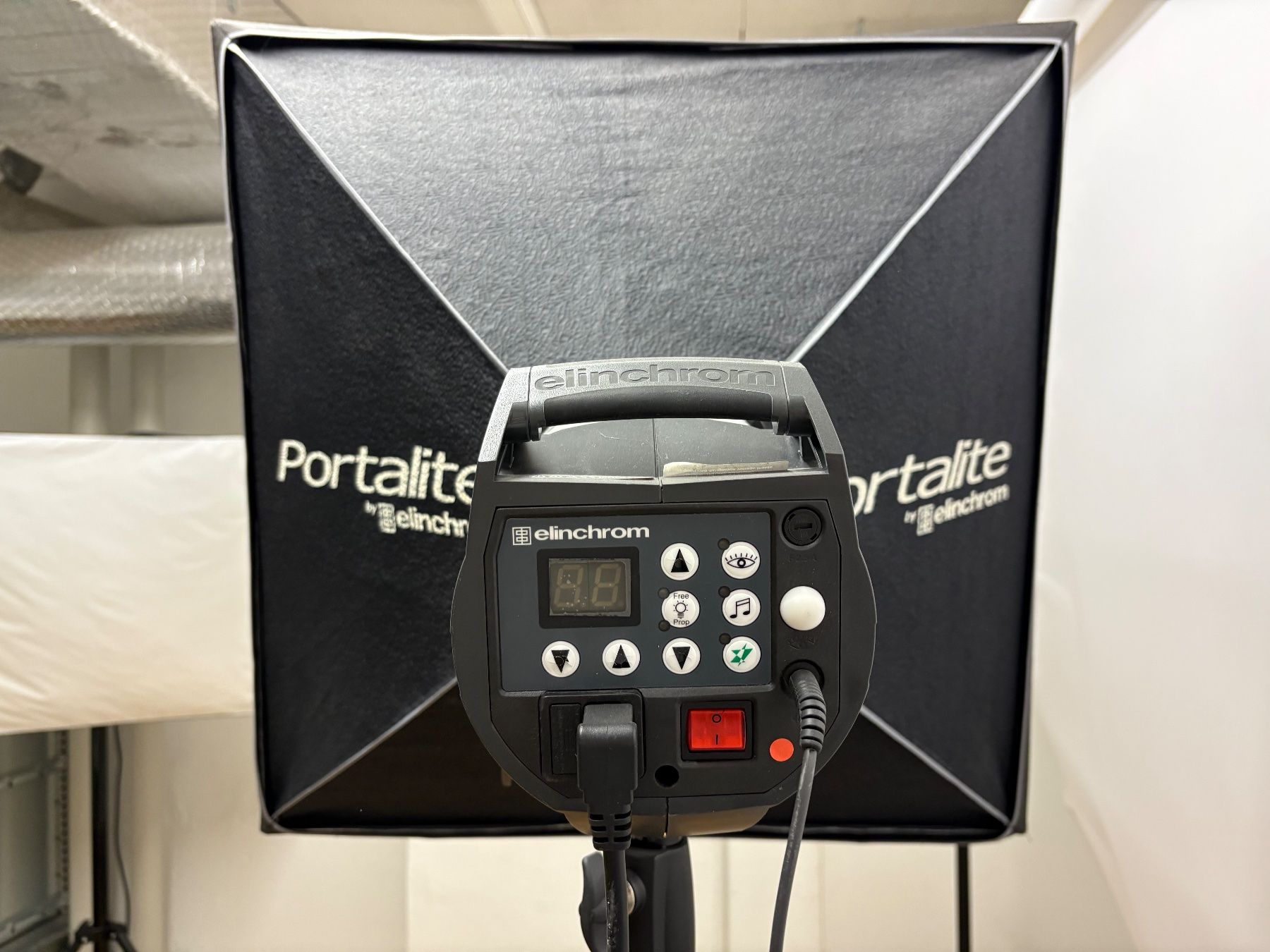 Elinchrom Flash: Elinchrom BX 500 Ri + Stromkabel - Studioblitz – Usato da Cham venduto da wasudami 3