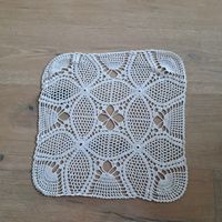 Handgemachte Häkeldecke, Spitzendeckchen, Vintage Stil