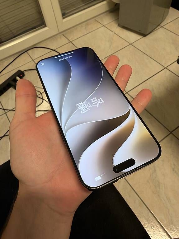 Telefoni cellulari / Smartphones: Iphone 16 pro max 512gb titanium black – Nuovo e nell'imballaggio originale da Bellinzona venduto da Peet94