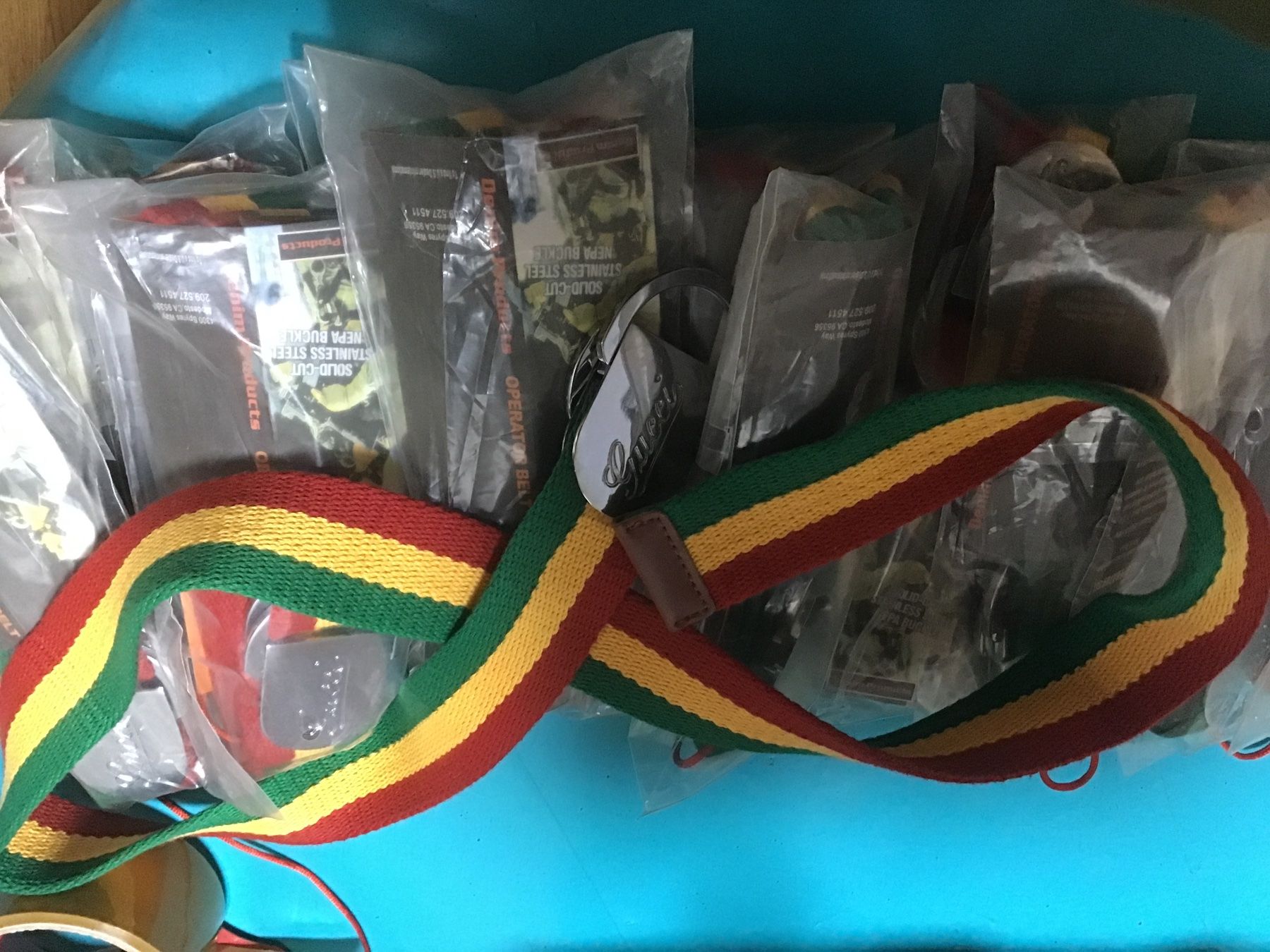 Ceintures: Lot de 13 ceintures rasta – Neuf avec emballage d'origine à Lausanne par topthai