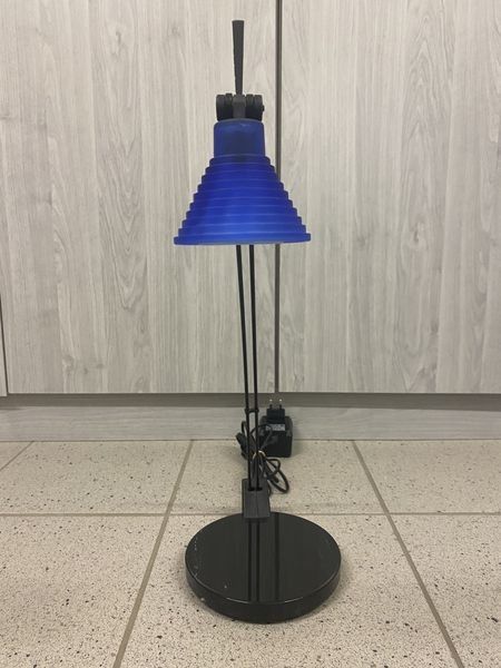 Lampade: HALOGEN TISCHLAMPE MIT BLAUER GLOSCHE UND MARMOR-SOCKEL – Nuovo (secondo la descrizione) da Mumpf venduto da PEPsPARADISE