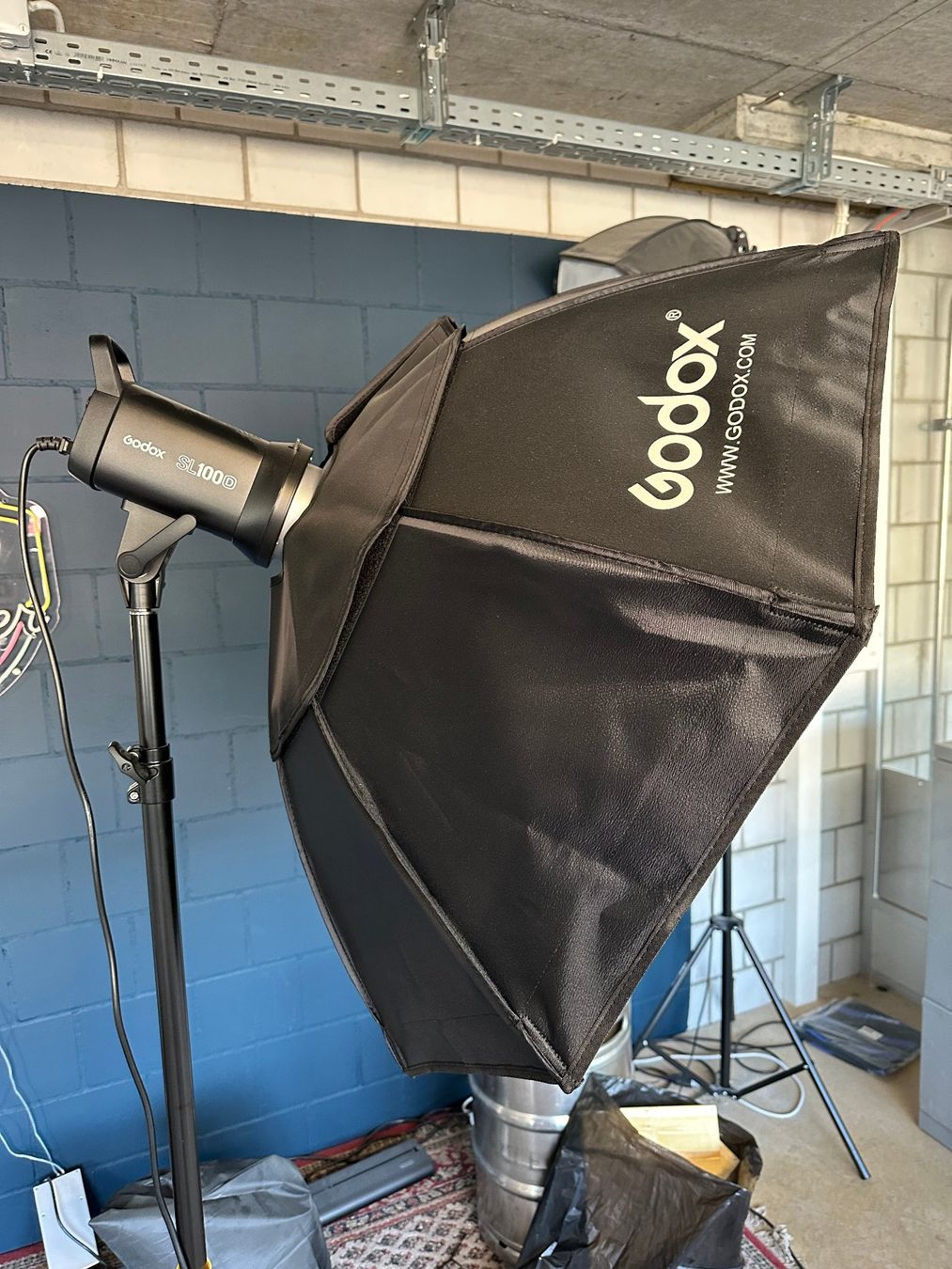 Flash: GODOX SL 100D, inkl. Softbox & Stativ – Usato da Münchenstein venduto da Chulksmack 2