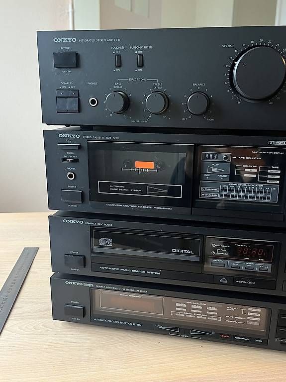 Onkyo Amplificatori: Onkyo Stereo Anlage – Usato da Biel/Bienne venduto da g.vasine 1