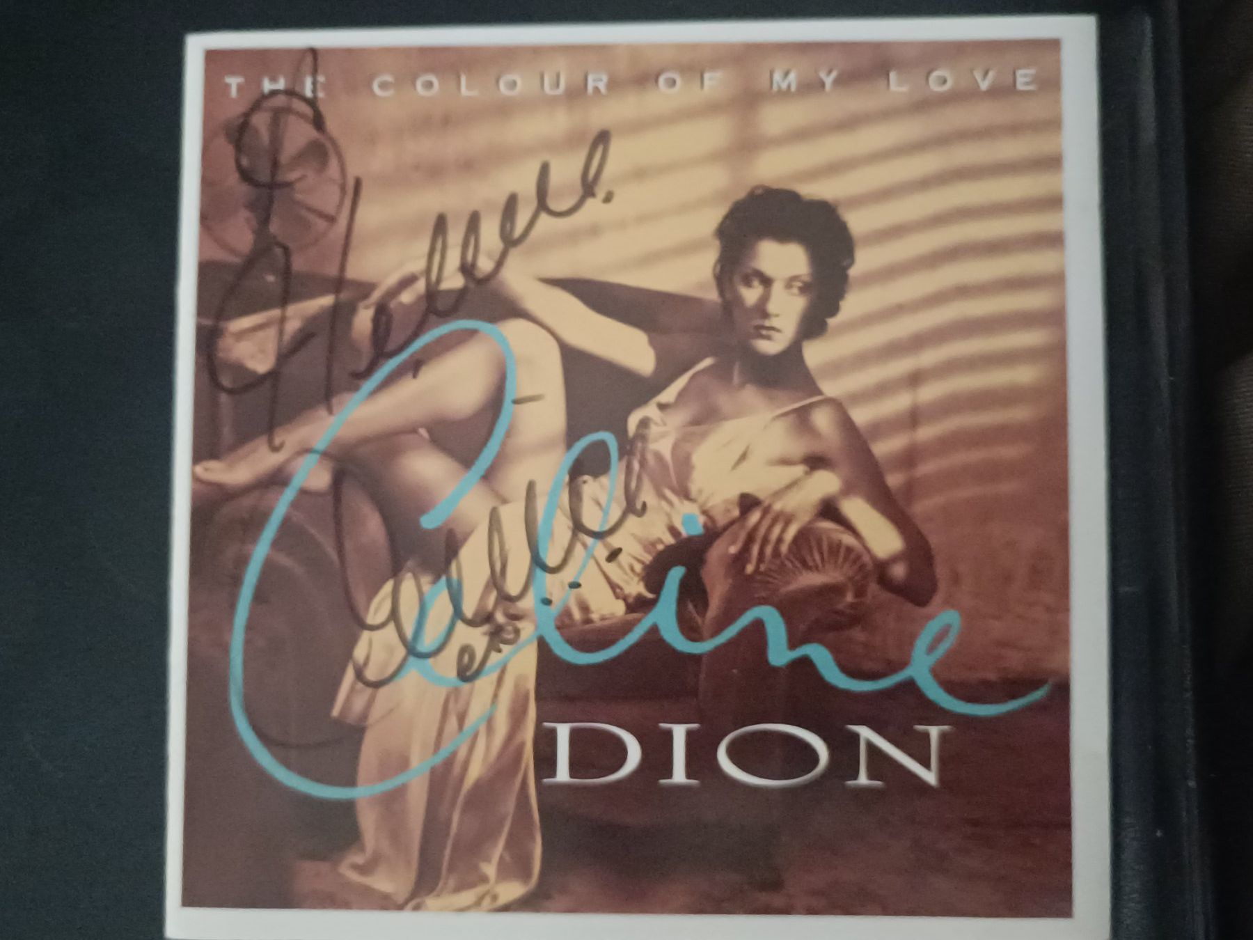 Autographes: Celine Dion - Handsigniertes CD Cover – D'occasion à Menziken par Artographs