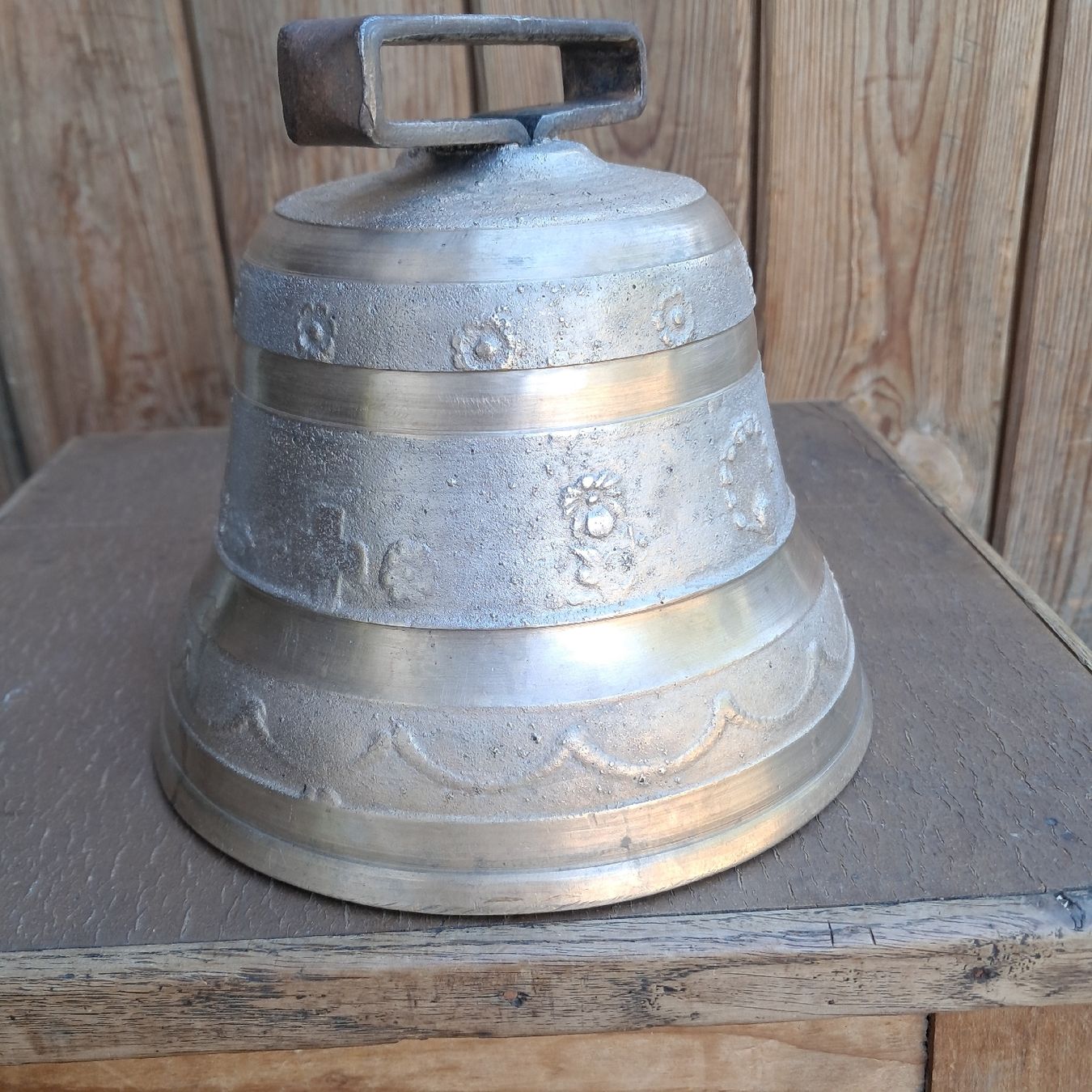 Glocken & Treicheln: Gute Alte Glocke  – Gebraucht aus Murten von SHETHOF 5