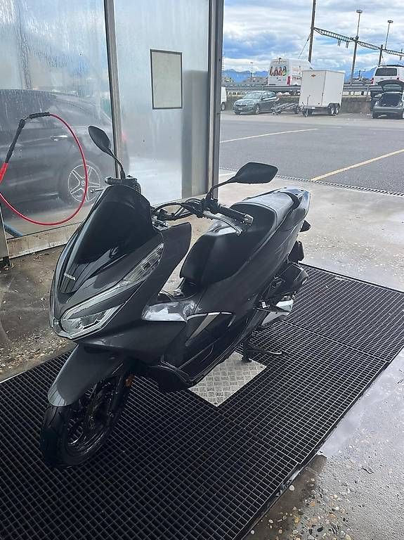 Honda Scooter: Honda PCX 125 – Usato da Renens VD venduto da ste_67dm 1