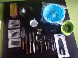21 verschiedene Küchen Utensilien Messer Schalen Backformen