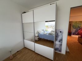 Kleiderschrank weiss mit Spiegeltüren zwei Schiebetüren