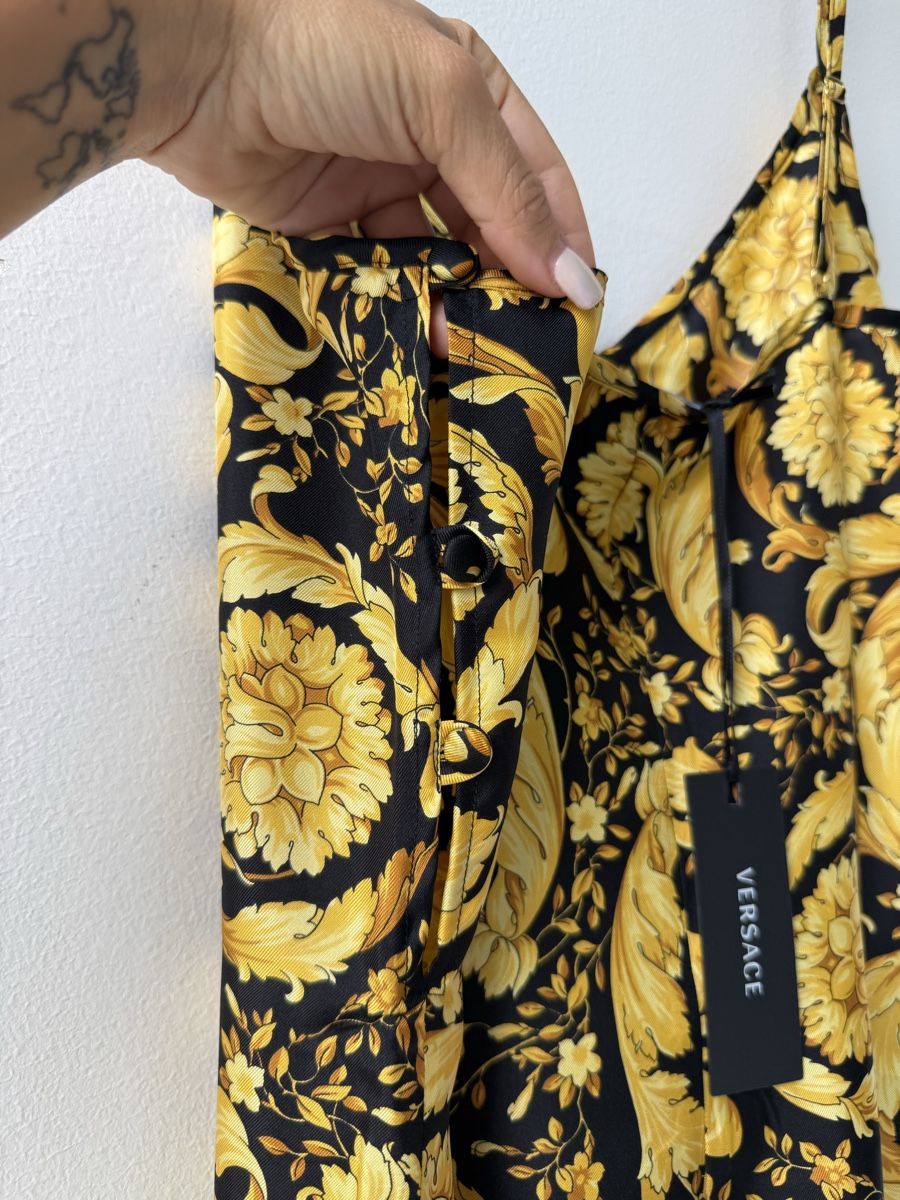 Versace Vestiti: Bellissimo abito in seta firmato Versace – Nuovo e nell'imballaggio originale da Castagnola venduto da BlondiePosh 6