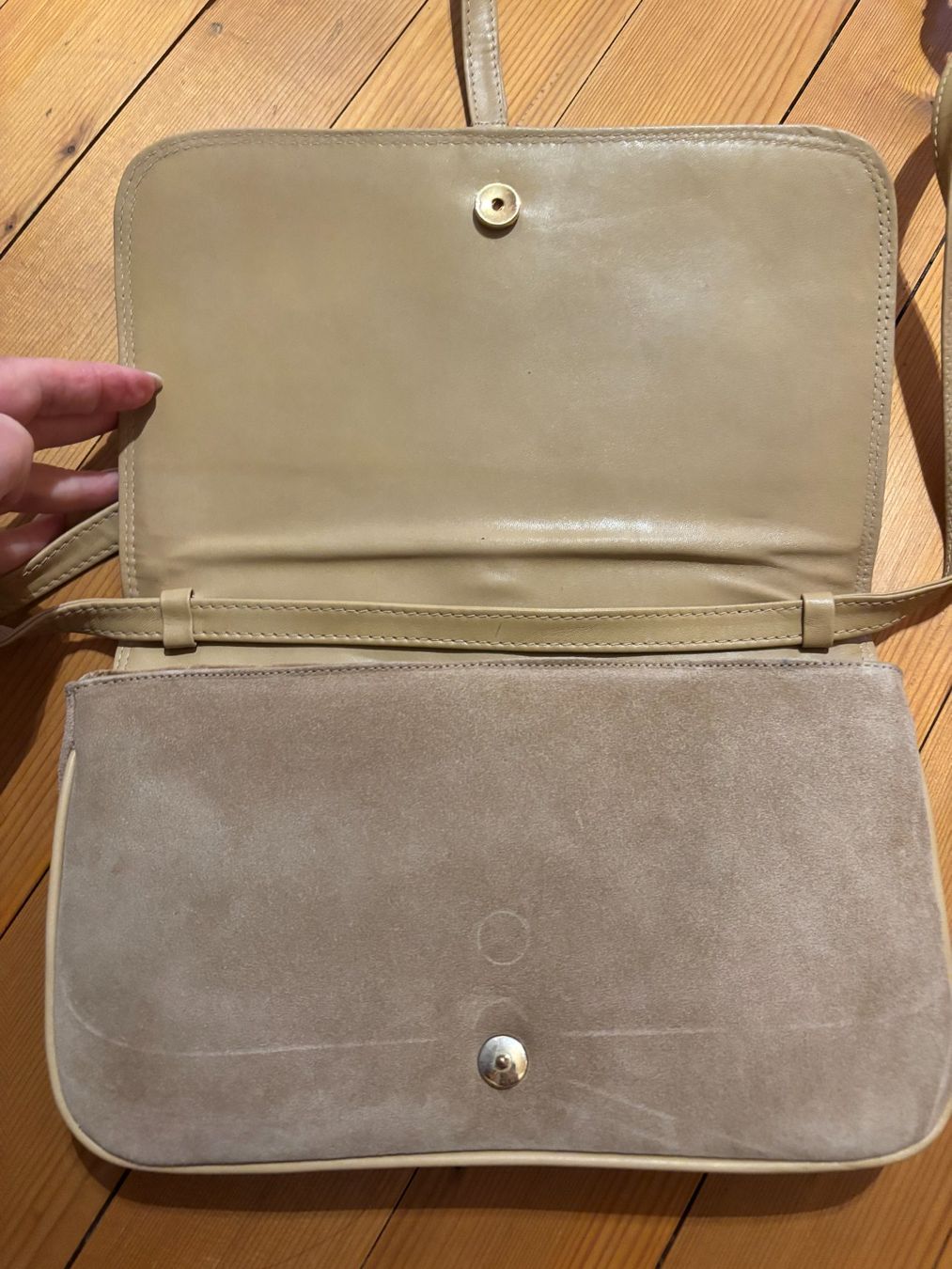 Borse da donna: Umhängetasche SG beige Wildleder – Nuovo (secondo la descrizione) da Winterthur venduto da Schneuzi 1