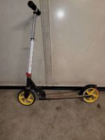 Robust Kick Scooter - Perfect for Autumn Adventures!