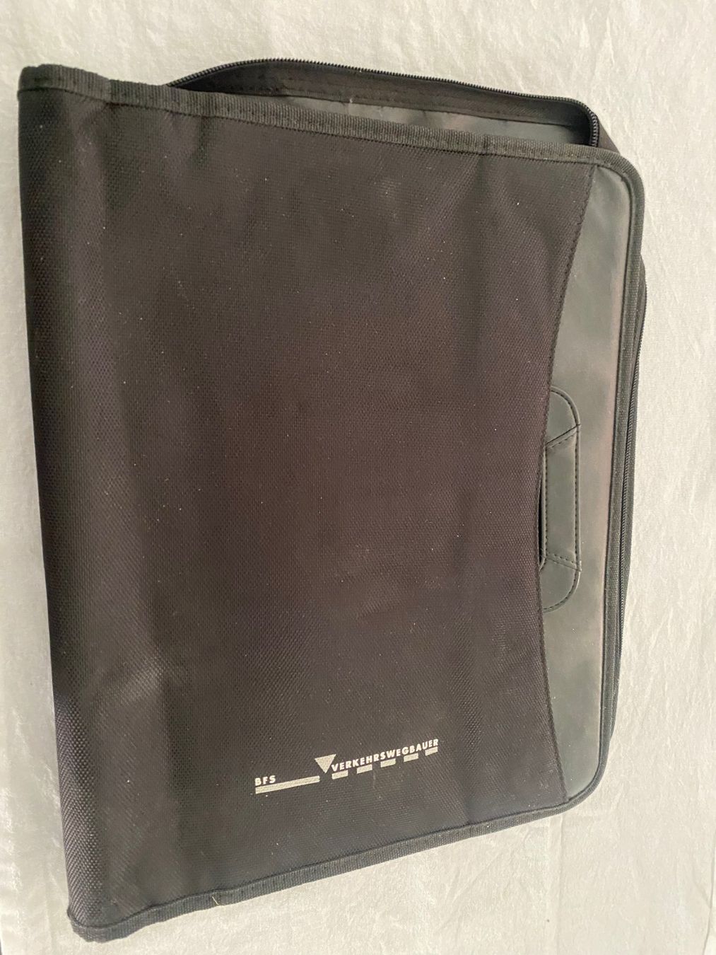 Koffer & Taschen: Aktentasche schwarz. ca 36x32x5cm – Gebraucht aus Allenwinden von Obalu 3