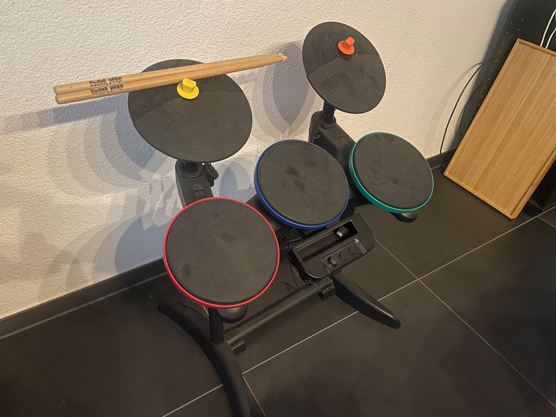 Strumenti musicali: Wii U Accesory: Drums – Usato da Niederweningen venduto da gui_pkn9
